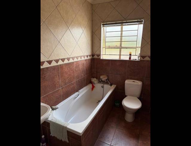 3 BEDROOM TOWNHOUSE FOR SALE IN BIRCHLEIGH NORTH